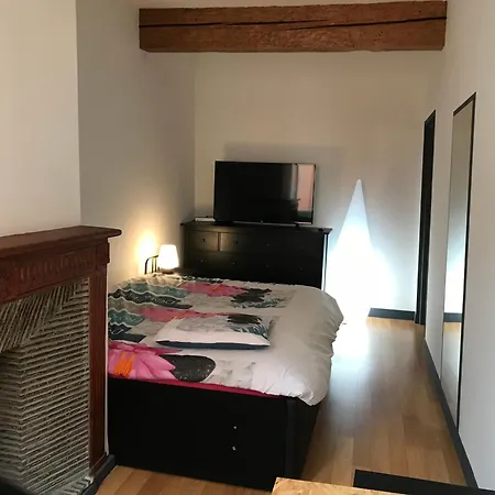 3 Place Du Capitole T4 Апартаменты *