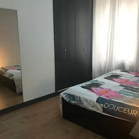 3 Place Du Capitole T4 Апартаменты *