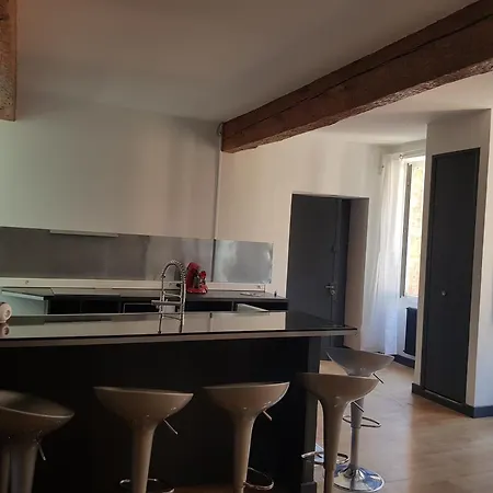 Apartment 3 Place Du Capitole T4 *