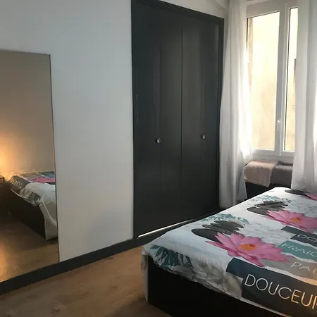 3 Place Du Capitole T4 * Тулуза