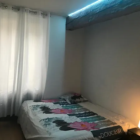 Апартаменты 3 Place Du Capitole T4 *